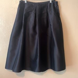 #23 Talbots size 14  100% Silk black pleated skirt side zipper lined